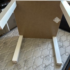 イケア　IKEA 正方形のテーブルの画像
