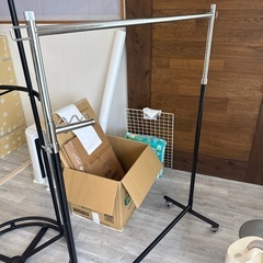 高さ調節可能なラックの画像