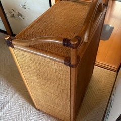 藤のチェストの画像