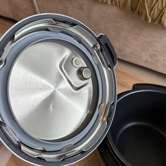 美品！
TOSHIBA 電気圧力鍋の画像