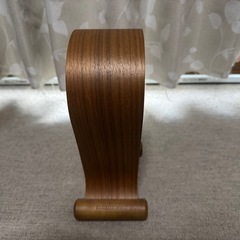 木製ヘッドホンスタンドの画像