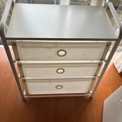 IKEA 白　3段ラックの画像