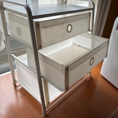 IKEA 白　3段ラックの画像