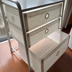 IKEA 白　3段ラックの画像