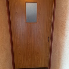 開き戸の画像