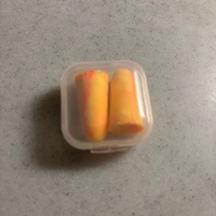 新品　耳栓ケースと耳栓の画像