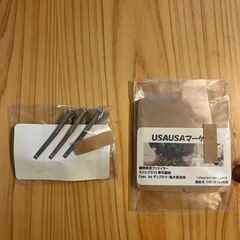ピカチュウ柄のコースター&ヘアピンの画像