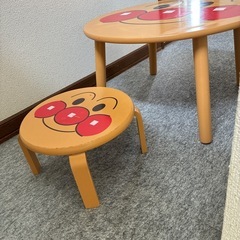 あんぱんまん　机と椅子の画像
