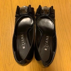 ダイアナ　パンプスの画像