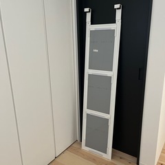 IKEA GARNESドア掛けミラーの画像