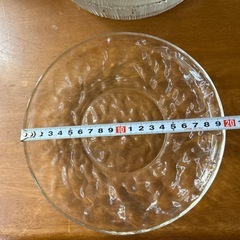 ガラス中皿の画像