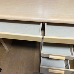 【無料】昇降式学習机の画像