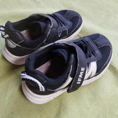 １６センチ男の子スニーカー、中古品。の画像