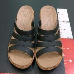 0729-002 crocs　レディースコルクサンダルの画像