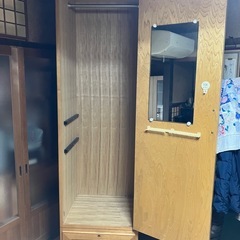 9月処分！アンティーク収納家具。服の収納にの画像