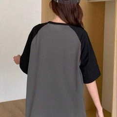 Dazy グレー ラグランスリーブ Tシャツの画像
