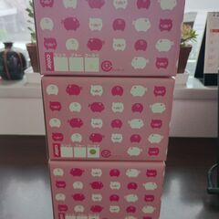 金色の豚さん貯金箱3個の画像