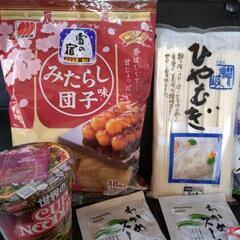 　お菓子や麺などの画像