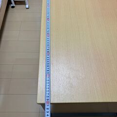 テーブル　机　シンプルな組み立て式の画像