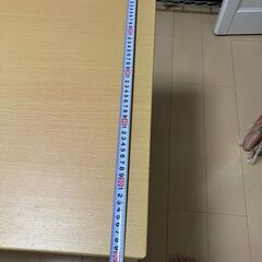 テーブル　机　シンプルな組み立て式の画像