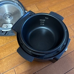 電気圧力鍋アイリスオーヤマ2.2リットルレシピ本付きの画像