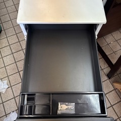 書類収納　事務用品　キャビネットワゴン　鍵付きの画像