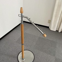 【オフィス移転のため】棚（2つ）とハンガーラック（2つ）お譲りします！【美品】の画像