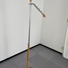【オフィス移転のため】棚（2つ）とハンガーラック（2つ）お譲りします！【美品】の画像