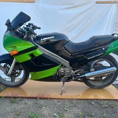 250ccツアラー！人気シリーズのZZR 250！の画像
