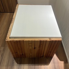 美品！！おしゃれなテーブルの画像
