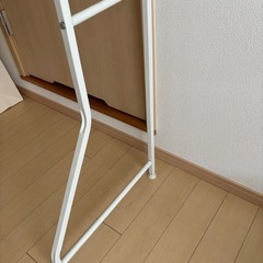 洗濯機上の収納棚　ランドリー収納の画像