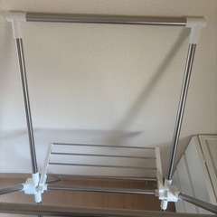 折りたたみ式物干し竿の画像