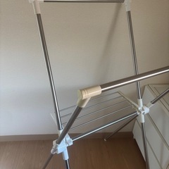 折りたたみ式物干し竿の画像