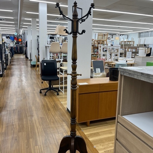 Karimoku　ポールハンガー　コロニアルウォールナットのご紹介です！