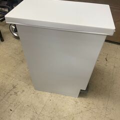 ゴミ箱　No.4186　ホワイト　ペダルペール　スリムタイプ　【リサイクルショップどりーむ荒田店】の画像