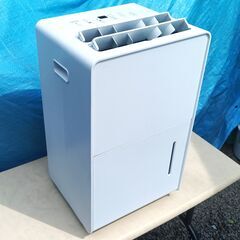 ★美品!!お届け可！★20242年製 山善 コンプレッサー式 衣類乾燥 除湿機 YDC-H60(MW)の画像