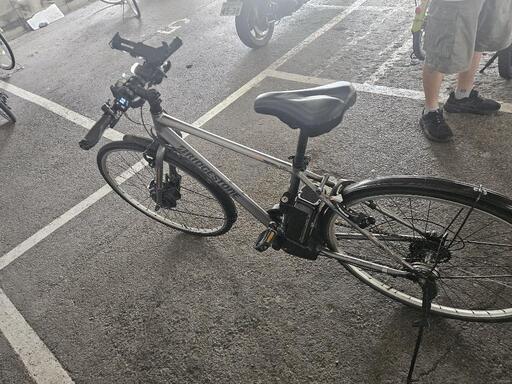 ブリジストンクロズ電動アシスト自転車 シルバー (神戸市内引き取り限定) ブリジストンクロズ電動アシスト自転車 シルバー (神戸市内