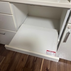 食器棚の画像
