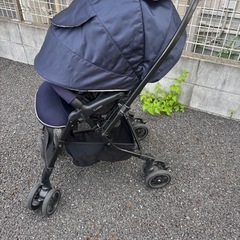 コンビ　ベビーカーの画像