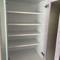 食器棚の画像