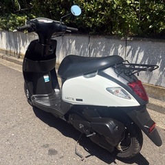 緊急値下げ‼️98000→68000‼️スズキレッツ・現行車です❗️距離浅い8783キロ🤗燃費のいいSEPエンジンです🤗限定で神奈川・東京配送料無料です🤗の画像