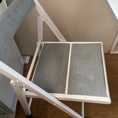 IKEA MUDDUS テーブルの画像