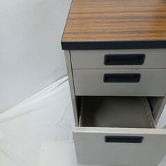 棚　作業台　980円　70×40 高さ70　KOKUYOの画像