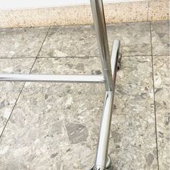 ステンレス製ポールハンガーの画像