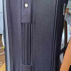 ハローキティ　スーツケース（M）紺　中古美品の画像