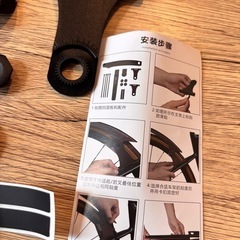 ENLEE クイックリリース調整式ロードバイクマッドガード - 700x38mmタイヤ用エクステンドブラックPPフェンダーの画像