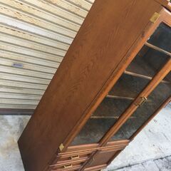 A4435　karimoku　カリモク家具　 ガラス扉　書庫　本棚　収納棚　飾り棚　収納　木製　家具　75×45㎝　高150㎝の画像