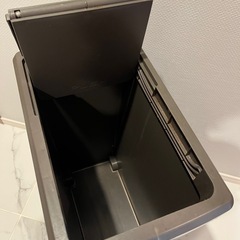 ゴミ箱の画像