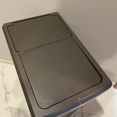 ゴミ箱の画像