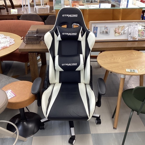 ⭐️春日市⭐️ゲーミングチェア⭐️GTRACING⭐️白色⭐️黒色⭐️リクライニング⭐️定価12,980円⭐️No1870